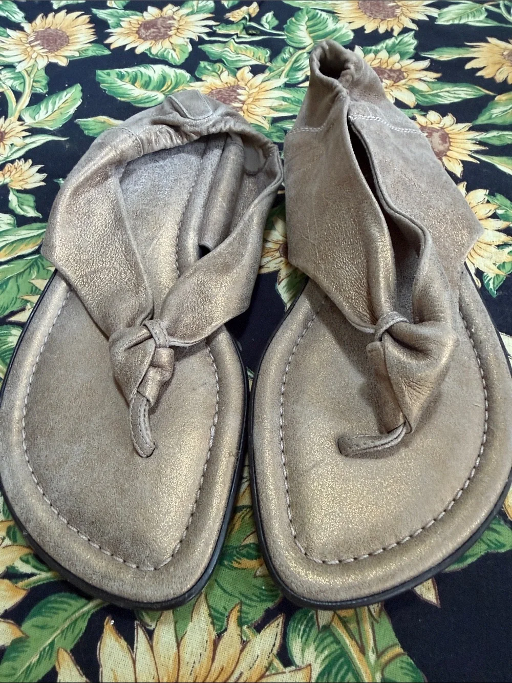 Donald J. Pliner Metallic Taupe Knotted Thong Sandals 9m